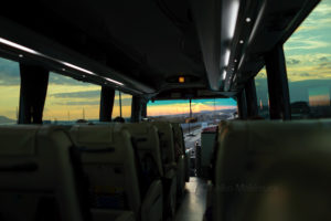 新型コロナウイルス、観光バスツアーを直撃　