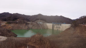 八ッ場ダム ついに始動！深緑水を湛える八ッ場あがつま湖