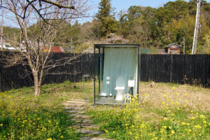 無人駅とトイレ　ところかわれば