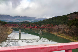 阿賀野川に残る100年超の鉄道遺構を訪ねて　　晩秋の磐越西線①