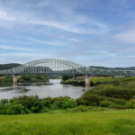 まるで優美な草食恐竜　岩手県一関市の「北上大橋」