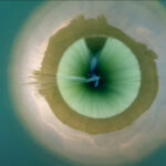 湖にぽっかり空いた穴　テキサス州レオン湖