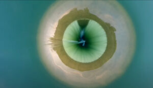 湖にぽっかり空いた穴　テキサス州レオン湖