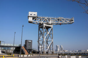 港の荷揚げはまかせて　ハンマーヘッドクレーン