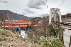 大糸線「第一姫川橋梁」と仲間たち　早春の白馬村土木遺産