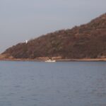 女木島灯台までは単調な上り道だが、最後に難関が待っていた