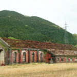 和田山駅のレンガ機関庫と給水塔