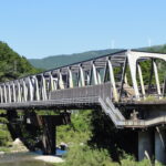 トラス橋と合体　土佐北川駅が川の上に設置されたワケ　【土讃線の土木旅】