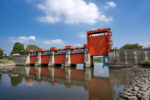 「赤水門」設置場所の不思議、ヒントは荒川“放水路”にあった　【赤水門前編】