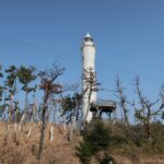 スタイル抜群の舞阪灯台と、浜名湖を出入りする船を守る2つの灯台