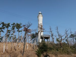 スタイル抜群の舞阪灯台と、浜名湖を出入りする船を守る2つの灯台