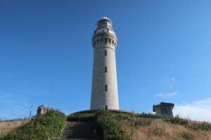 角島灯台に行く前に注目、見逃してはいけない長門伊瀬灯台がある