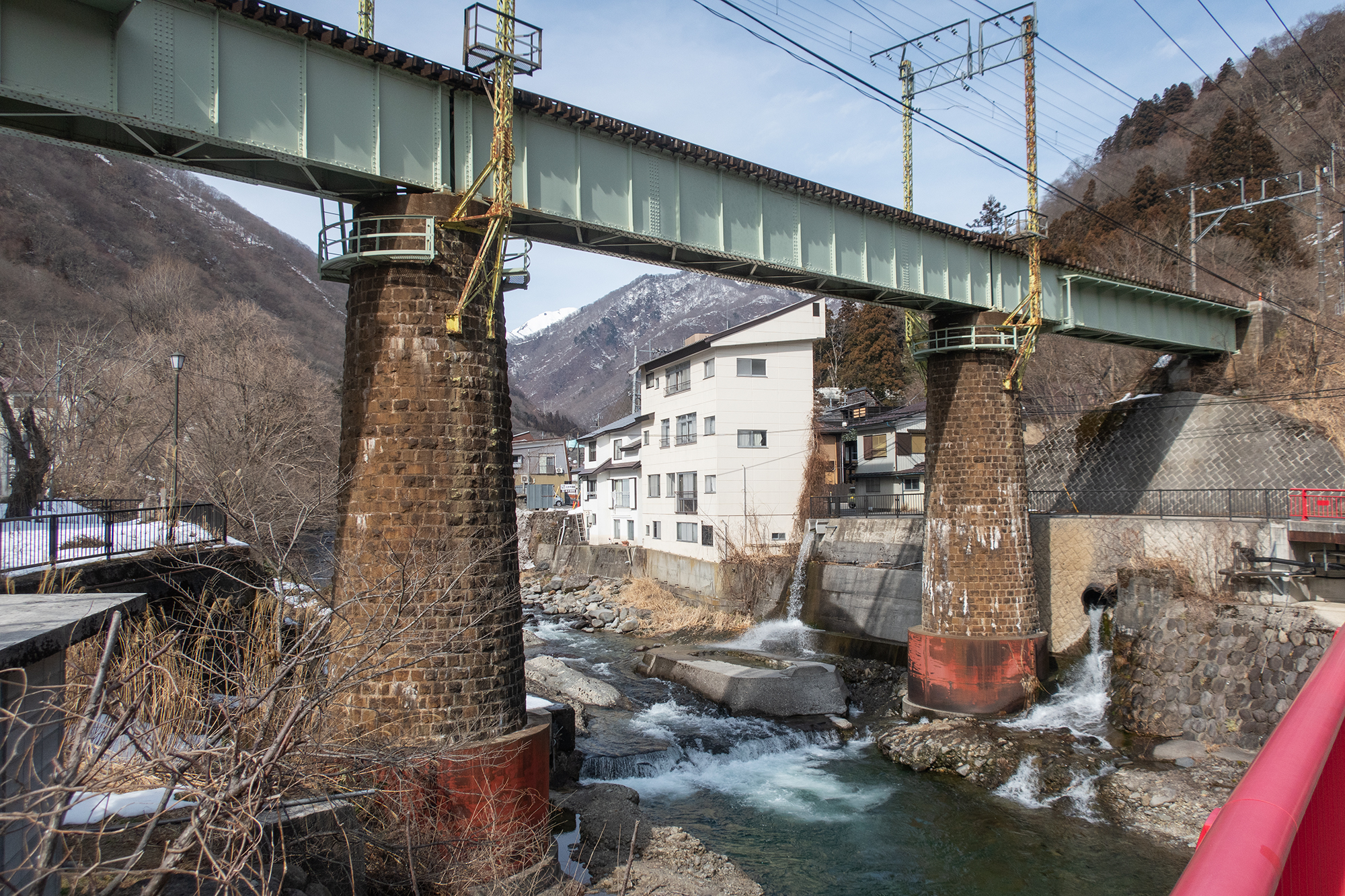 第一湯檜曽川橋梁　上越線の歴史を語る石積みの橋脚