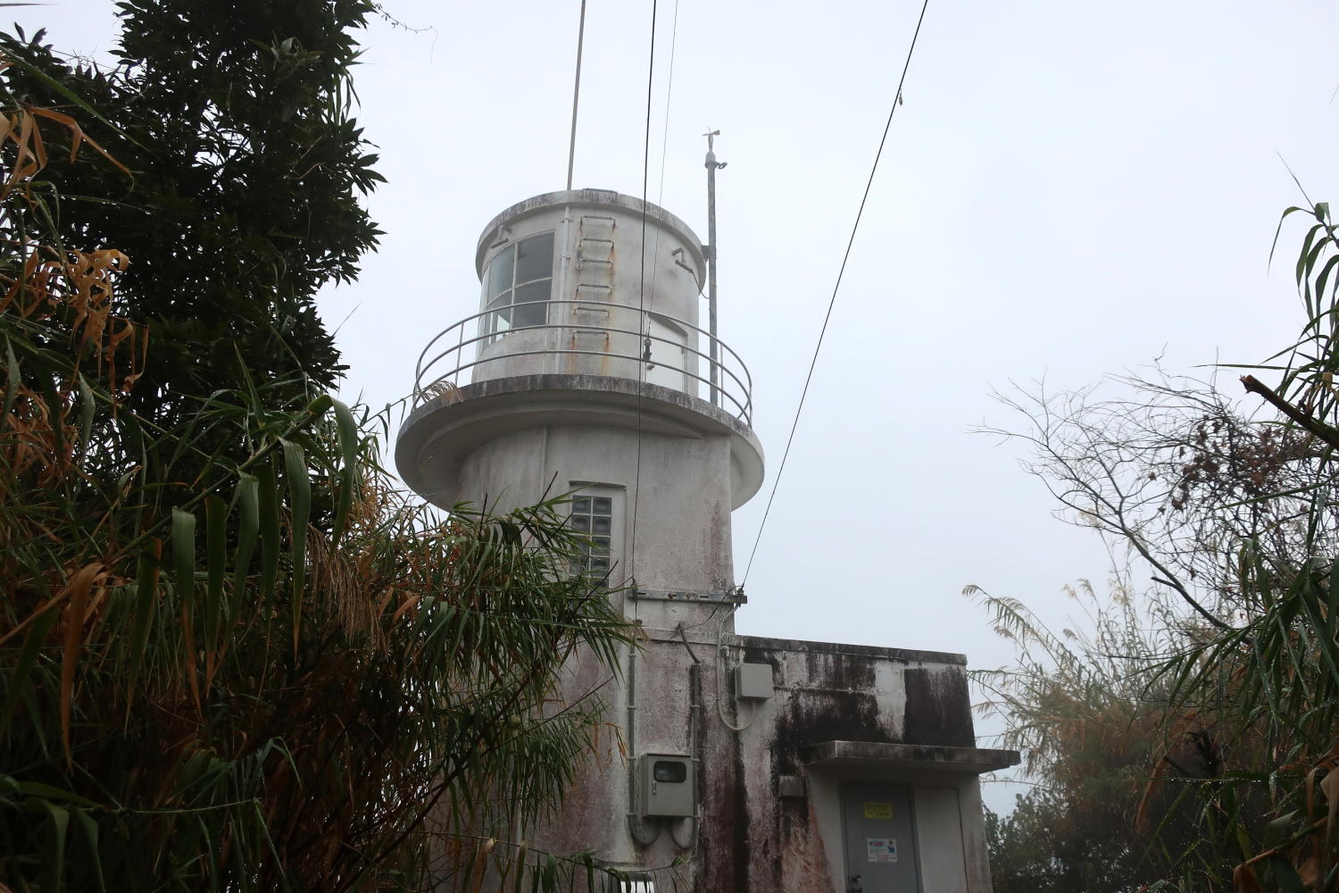 【南宮崎の灯台5＋1】  最後の階段100段が報われるか？いろいろ残念な戸崎鼻灯台
