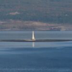 雄大な桜島の姿、だが神瀬灯台にもちょっと目を向けて