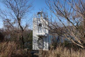 探検度ゼロ、直方体、カヤトマリ鼻灯台はどこまでも潔い