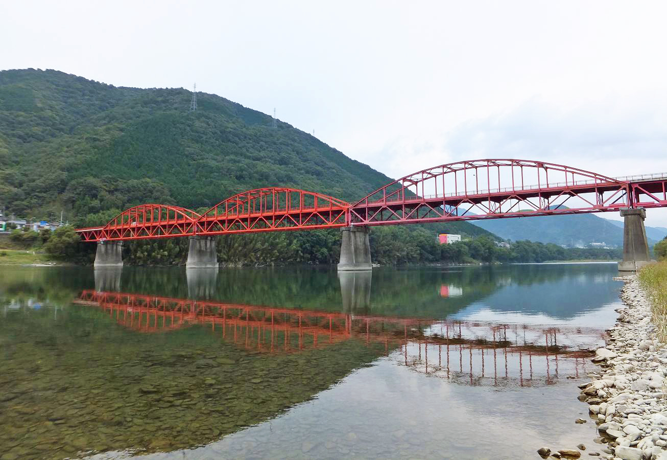 「日本一長い廊下」と呼ばれた徳島の美馬橋　その理由は