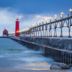 【湖の灯台】ミシガン湖の桟橋、キャットウォークでつながる２つの灯台【いまこうなってる編】