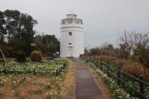 分岐が多い菅島灯台への道、おかげで帰りに大汗