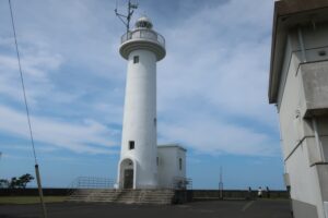 鮫角灯台は離れて見るだけで十分かも